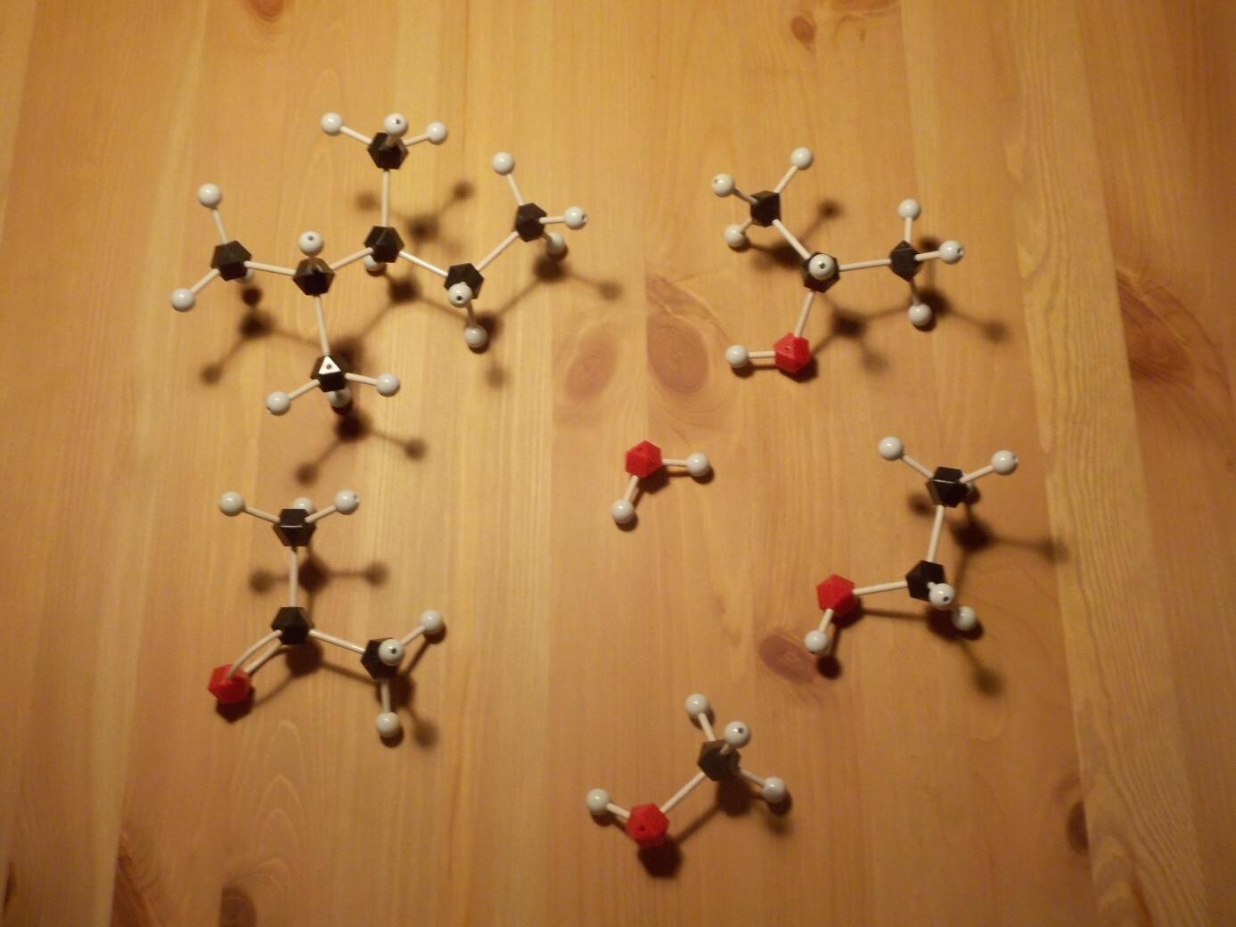 molecular models of common solvents