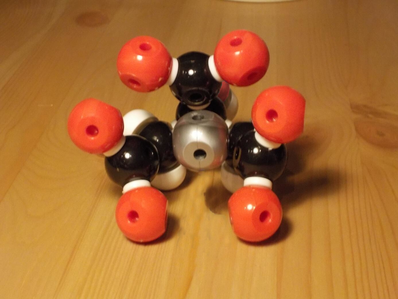 citric acid model showing a chelated metal ion